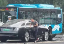 陈震劳斯莱斯闪灵车祸上热搜，曾称买车险只买交强险-程序员中文网